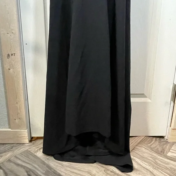 Chic Black Long Sleeve Gown